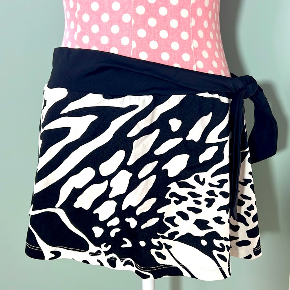 Leilani Swim Coverup Skirt Size M